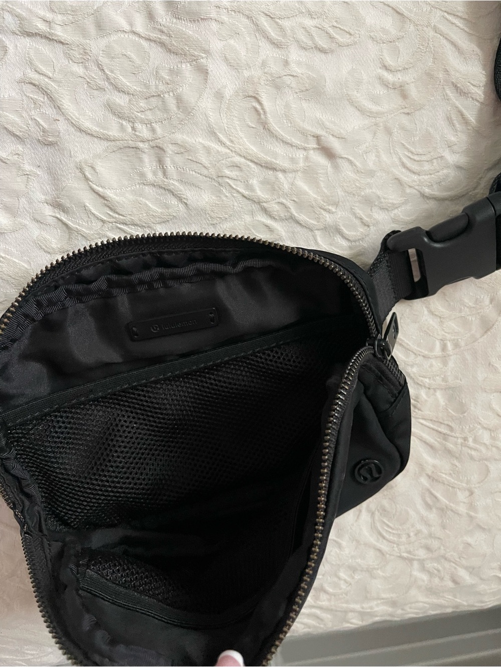 lululemon athletica Black Crossbody Sling Bag - Picture 3 of 3